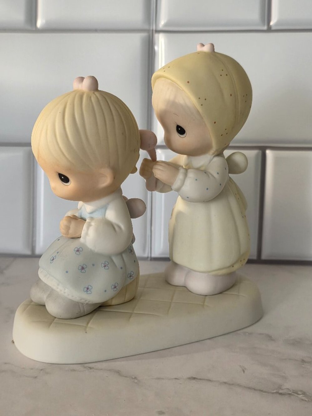 Vintage 1983 Jonathan & David - Precious Moments “To a very special sister"